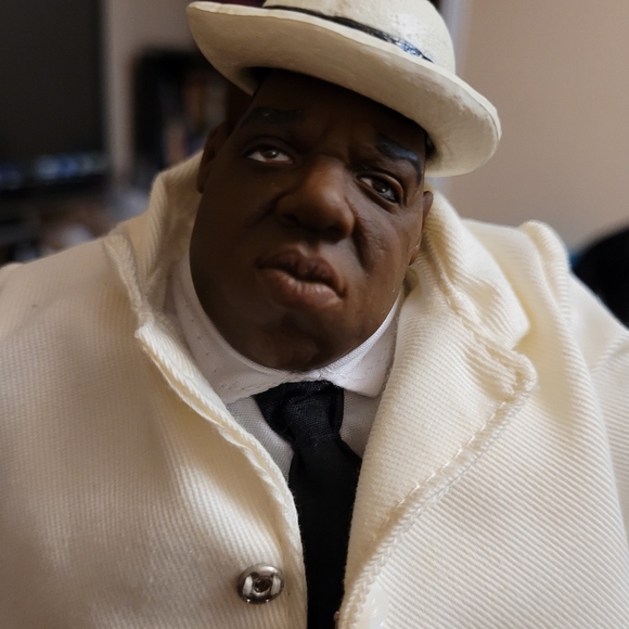 Notorious B.I.G Biggie Smalls White Suit Figure RARE - Picture 6 of 6